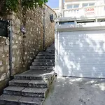 Dada Pensión 3*