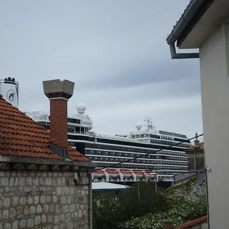 בית הארחה Dada