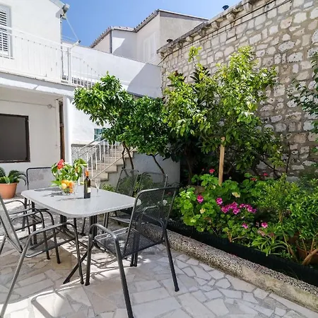 Dada בית הארחה 3*